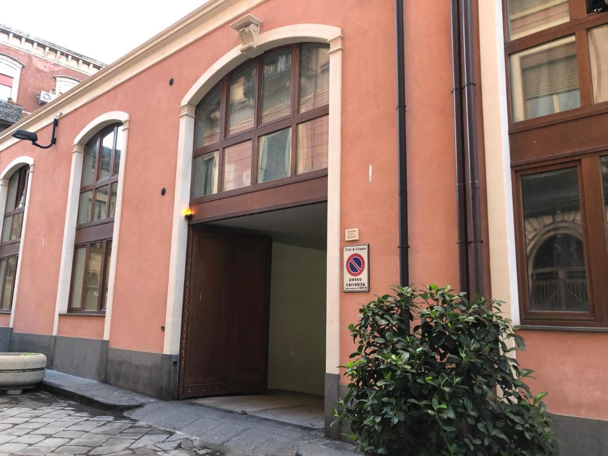 Ica Exclusive Apartment Катания Екстериор снимка